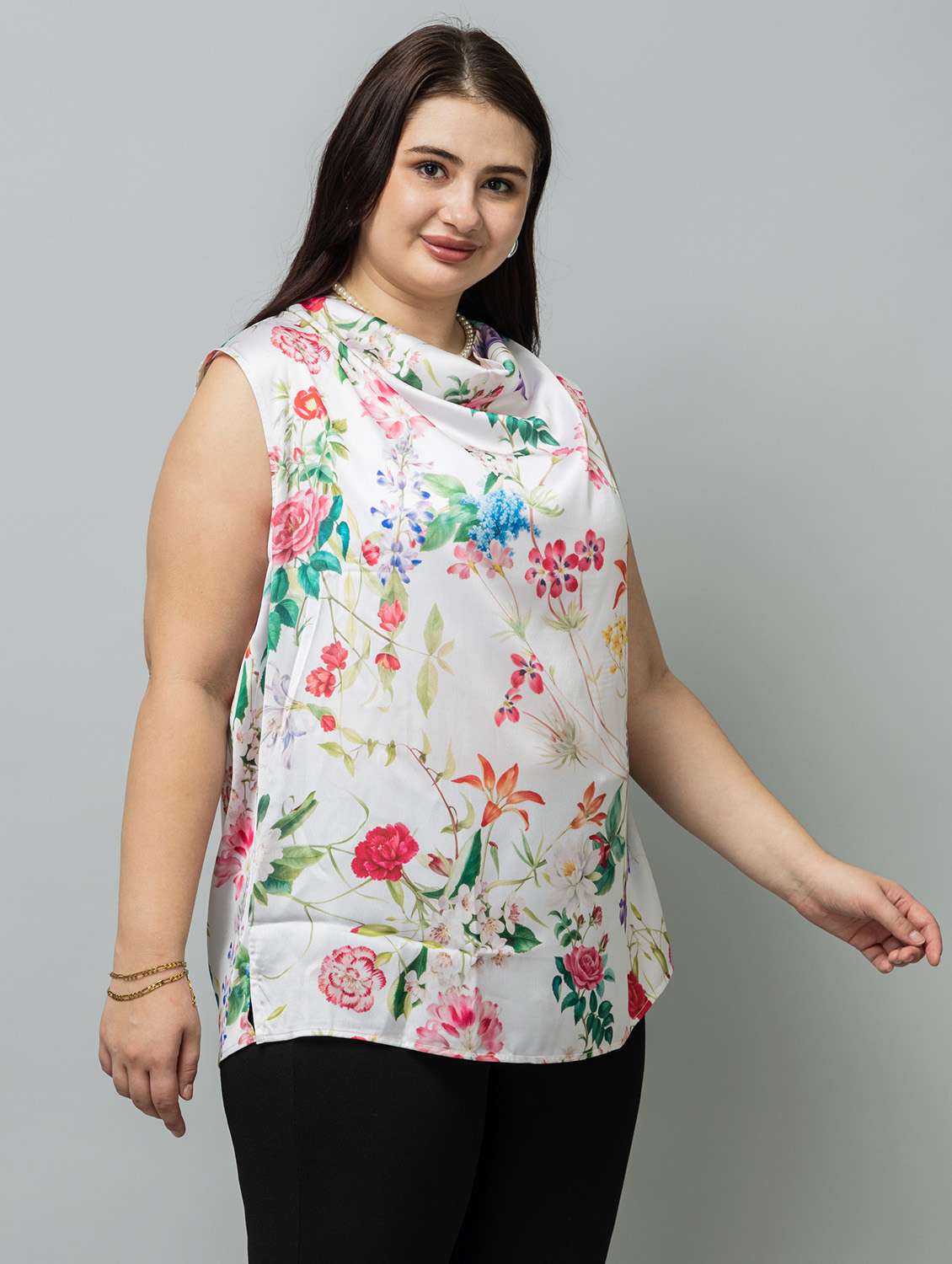 women plus size pinted sleeveless top - 22443583 -  Standard Image - 5