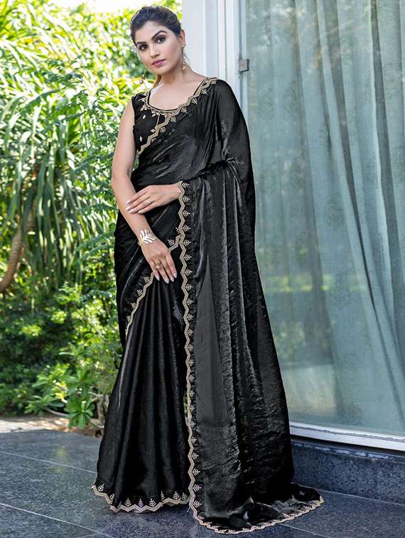 women solid with bordered saree