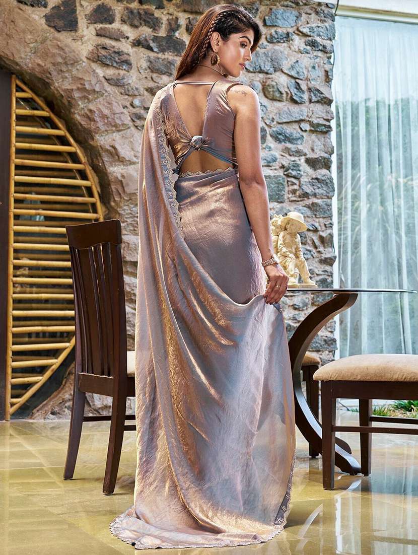 women solid with bordered saree - 22444396 -  Standard Image - 3
