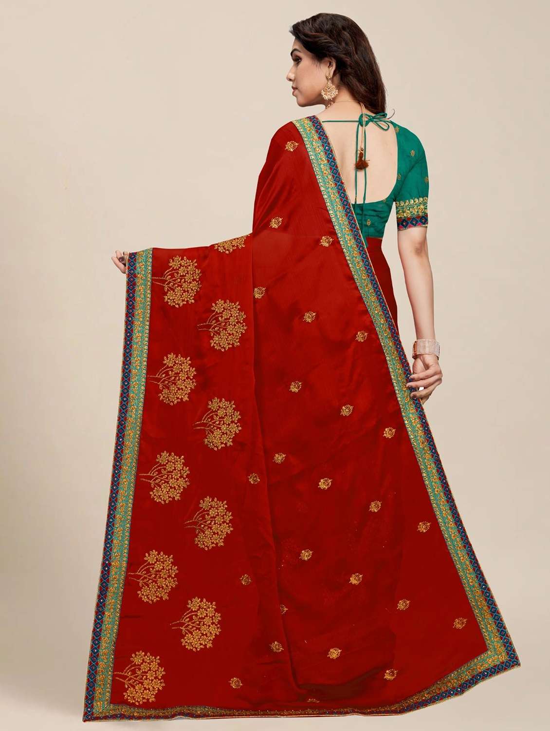 women solid with work embroidered saree - 22444750 -  Standard Image - 3