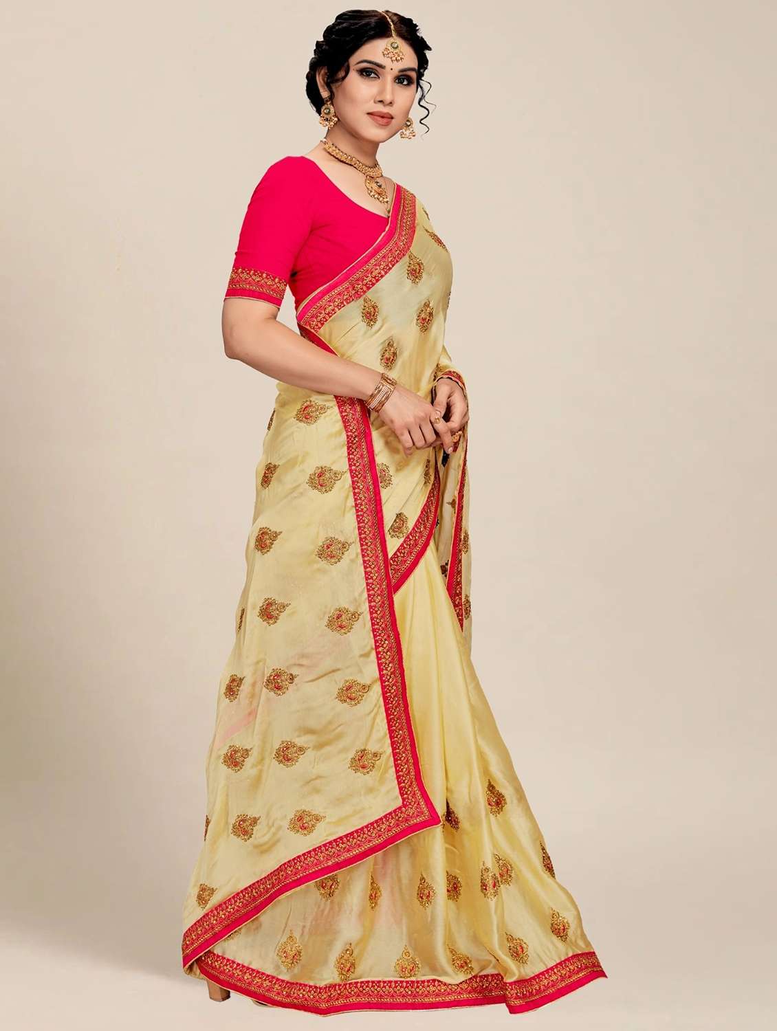 women solid with work embroidered saree - 22444767 -  Standard Image - 3