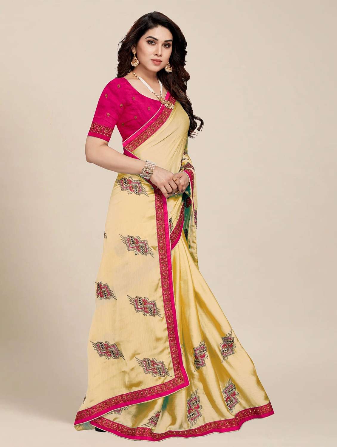 women solid with work embroidered saree - 22444785 -  Standard Image - 3