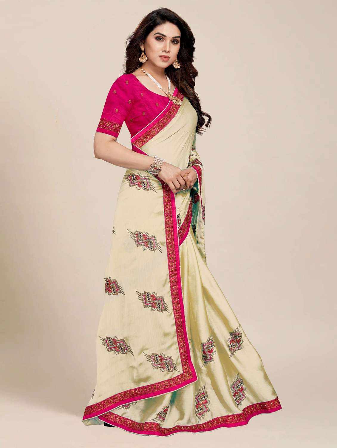 women solid with work embroidered saree - 22444787 -  Standard Image - 3