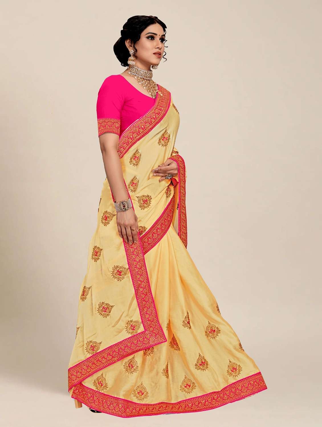women solid with work embroidered saree - 22444795 -  Standard Image - 3