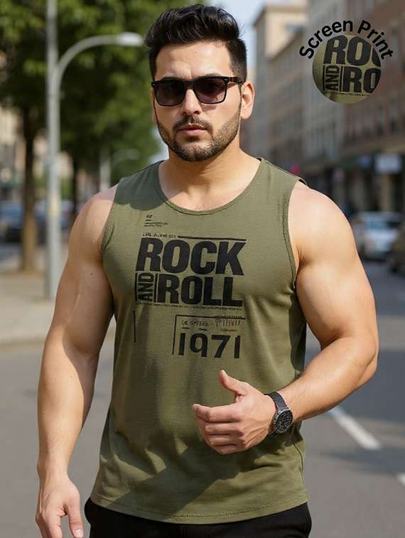 men green cotton chest print t-shirt