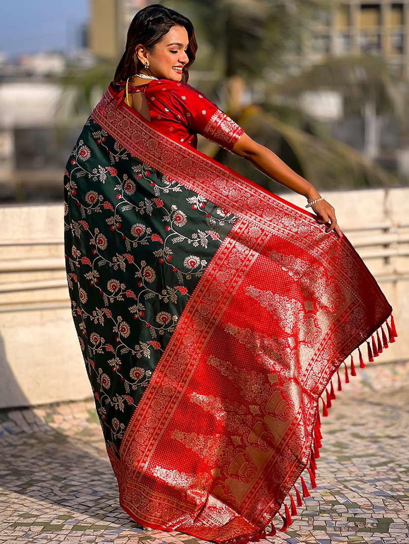 women self design banarasi saree with blouse - 22447539 -  Standard Image - 3
