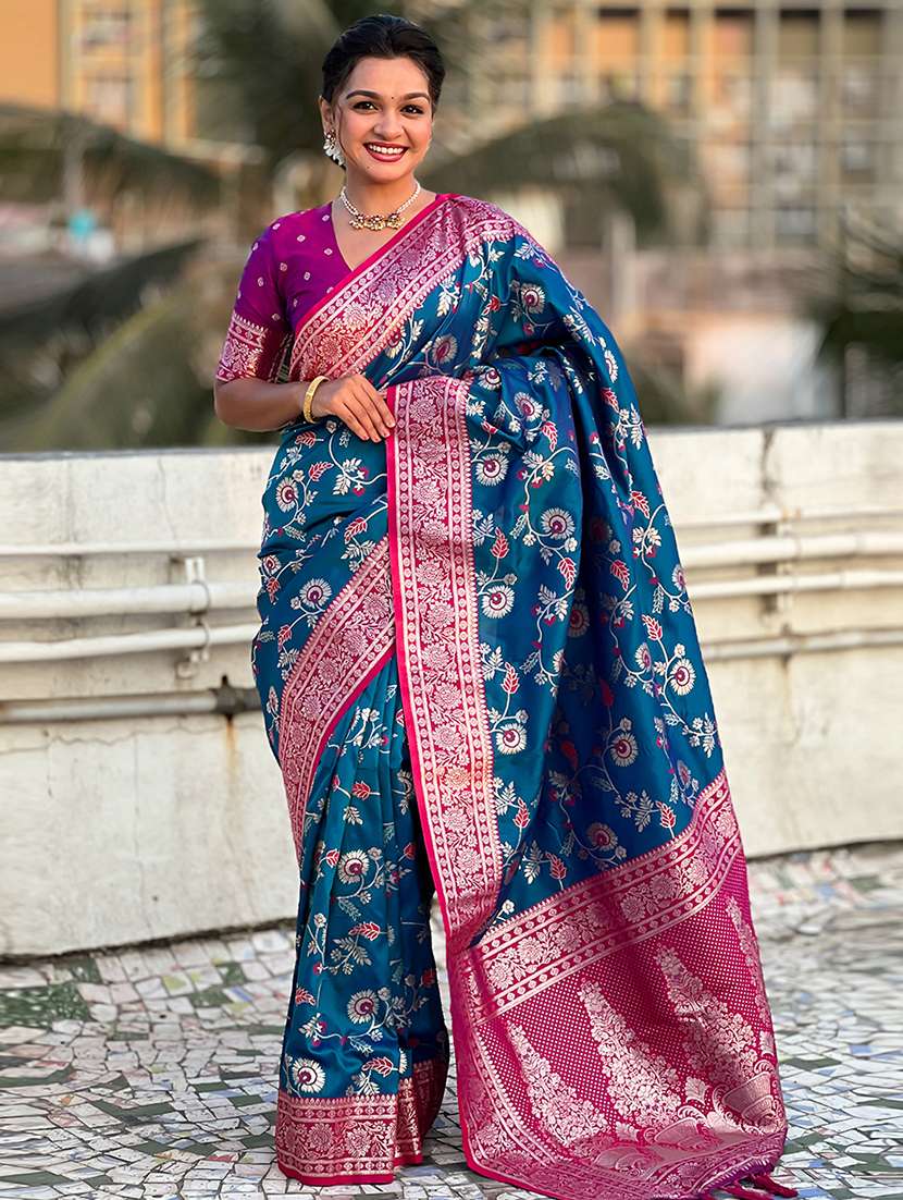 women self design banarasi saree with blouse