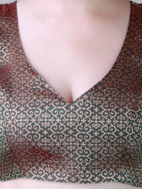 women self design banarasi saree with blouse - 22447561 -  Standard Image - 5