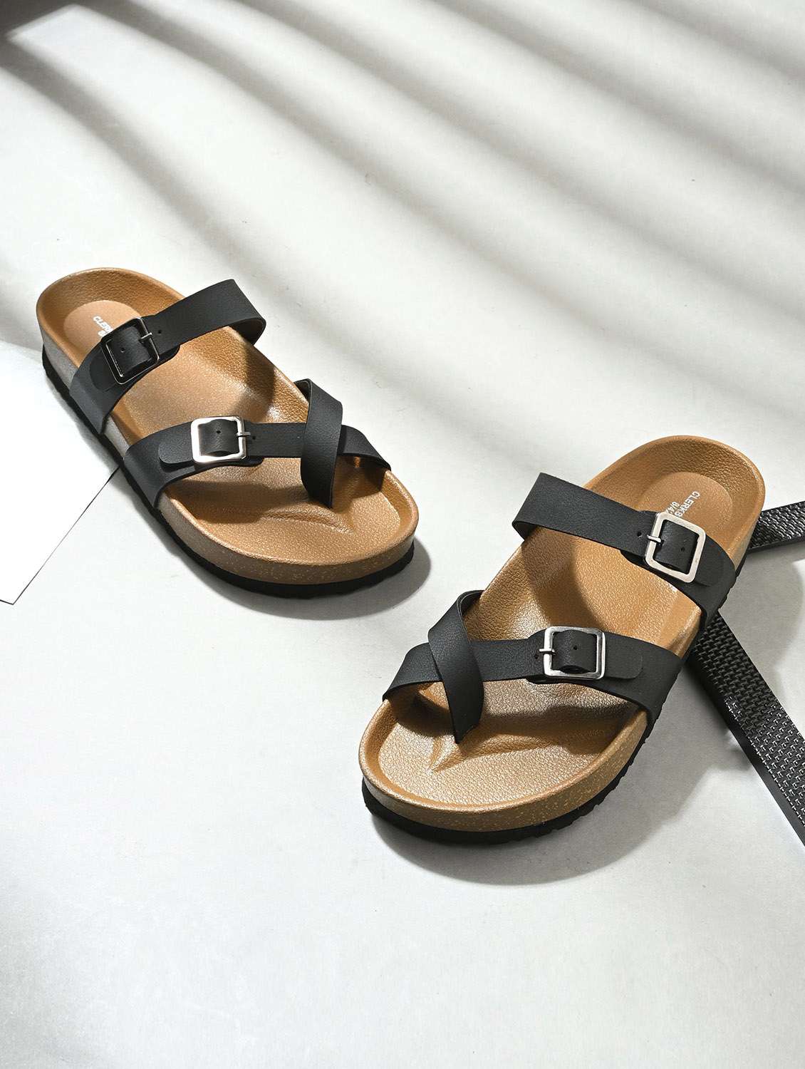 men solid one toe sandal 