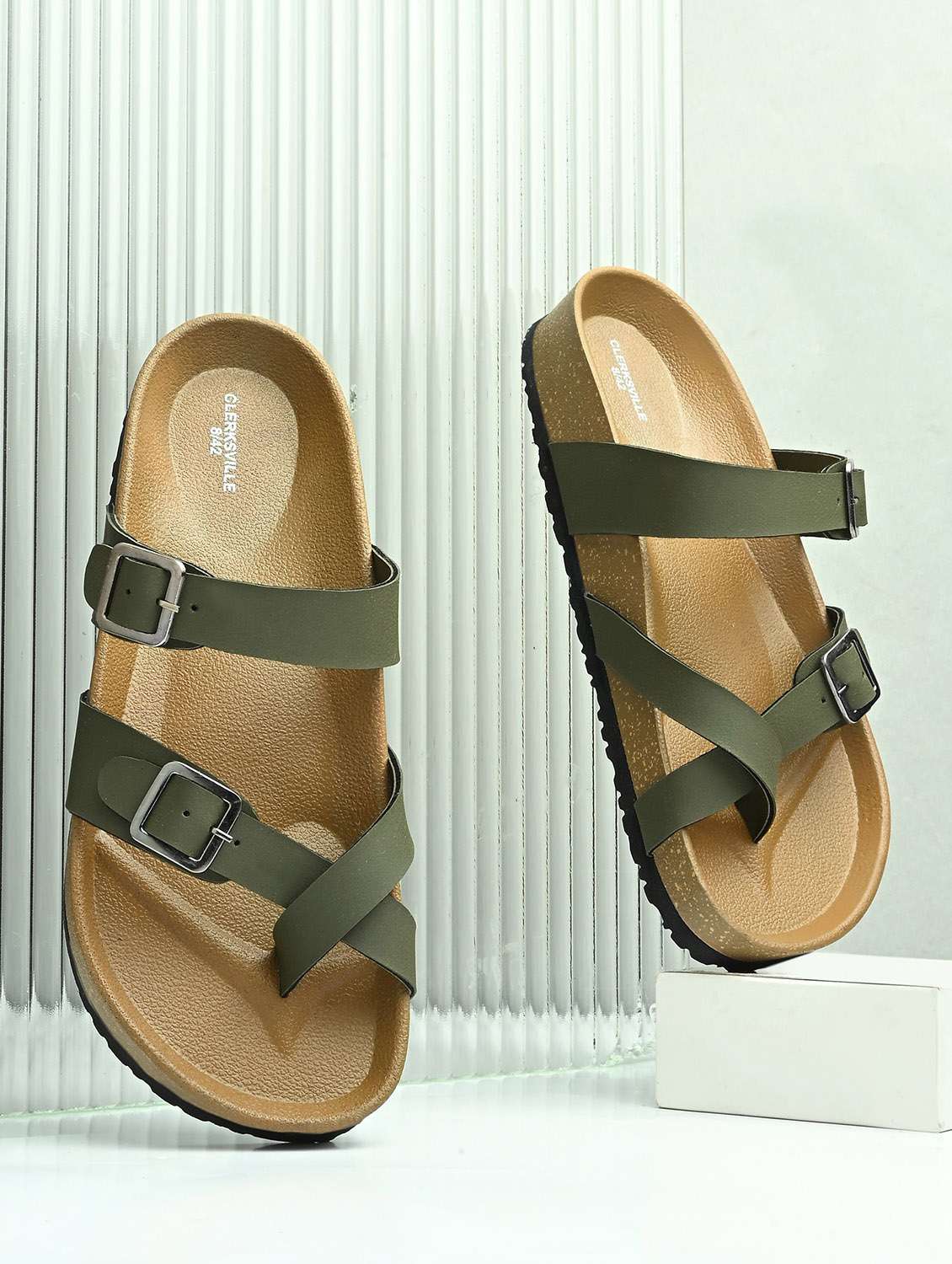 men solid one toe sandal 
