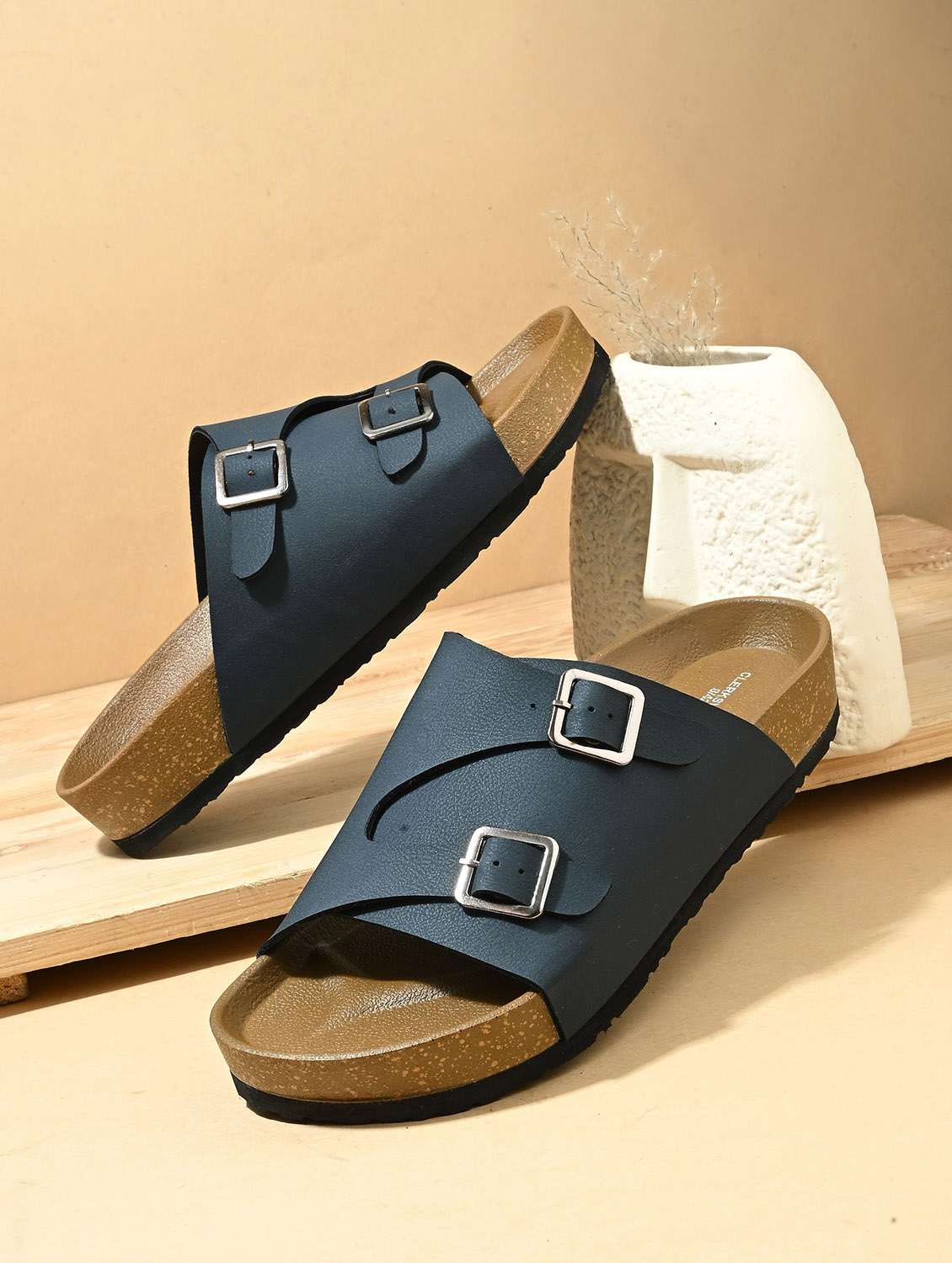 men solid slip on sandal