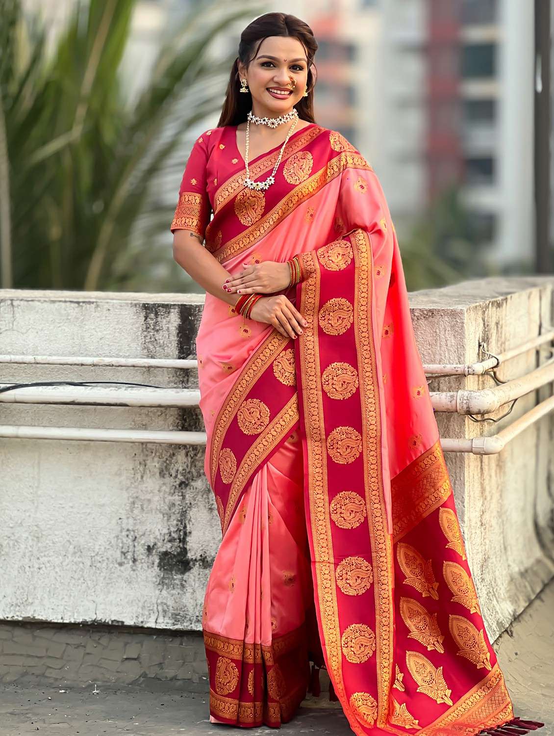 women self design banarasi saree with blouse