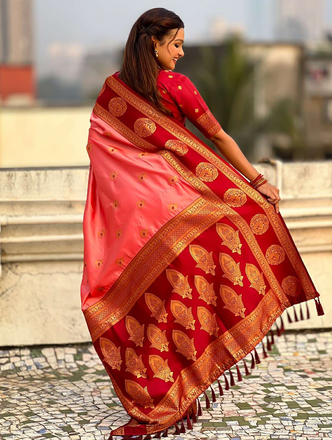 women self design banarasi saree with blouse - 22447767 -  Standard Image - 3