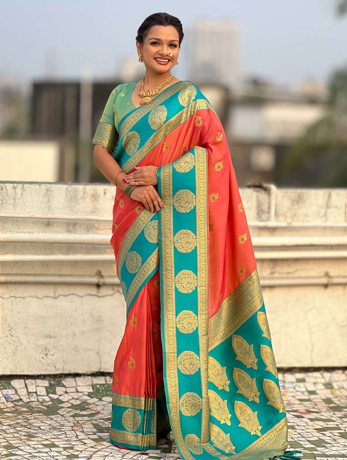 women self design banarasi saree with blouse