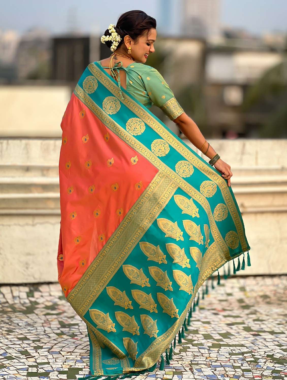 women self design banarasi saree with blouse - 22447770 -  Standard Image - 3