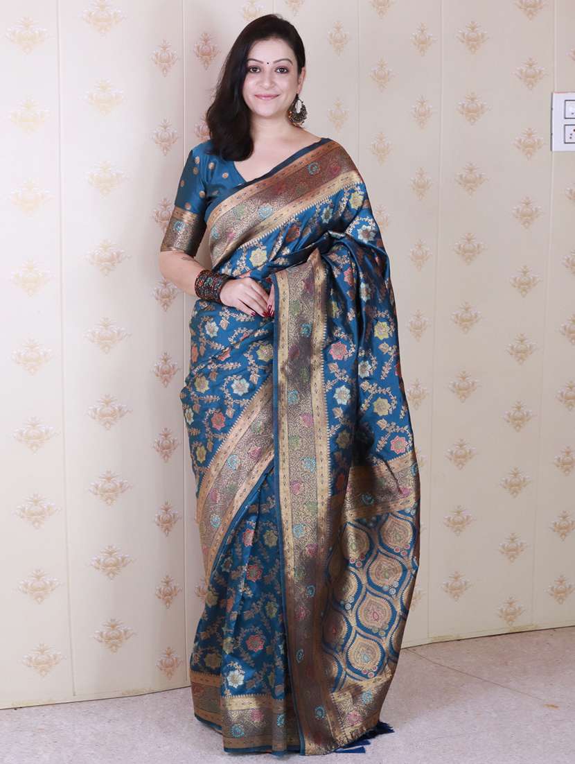 women self design banarasi saree with blouse