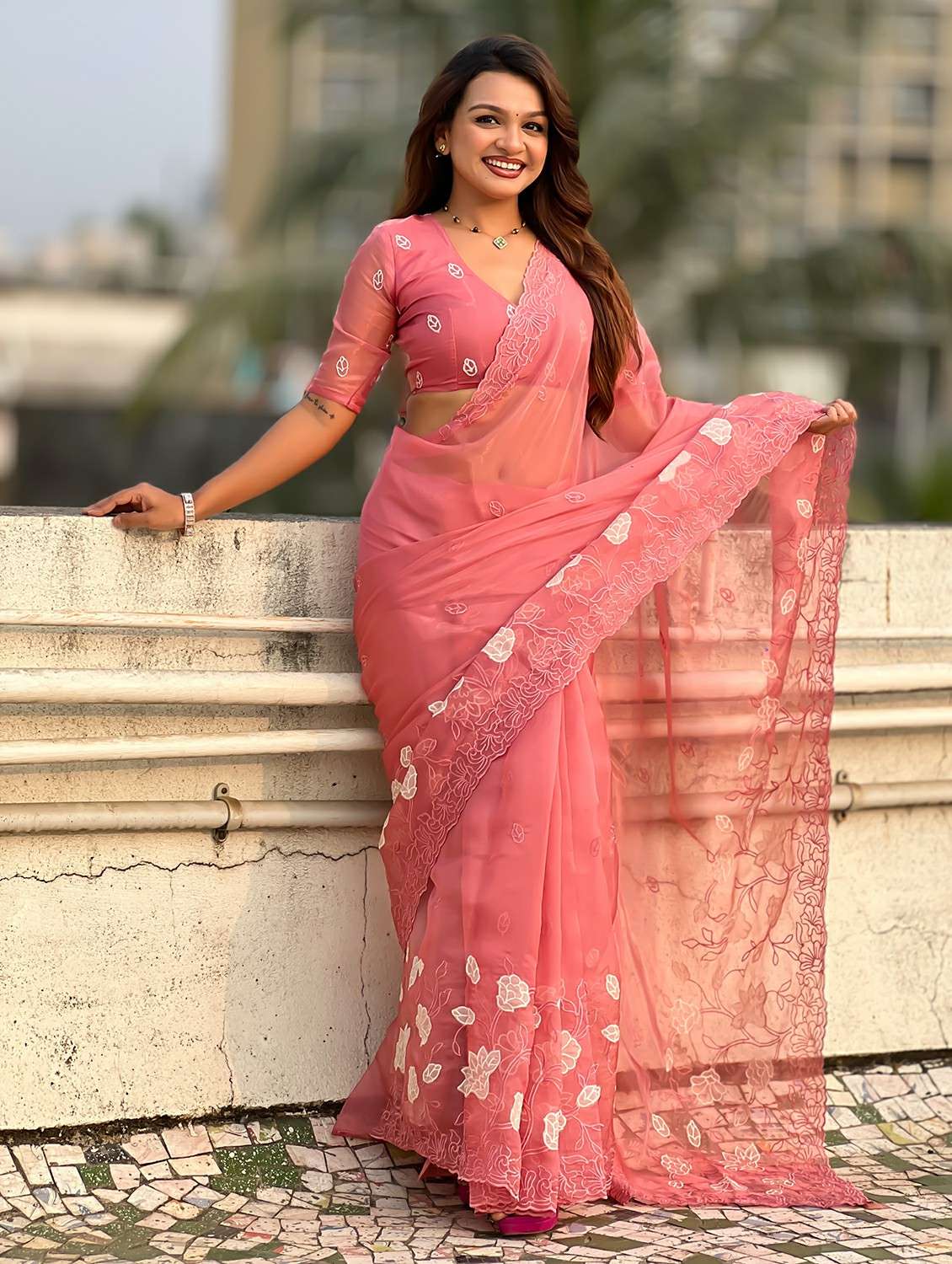 women solid with work embroidered saree with blouse - 22447829 -  Standard Image - 3