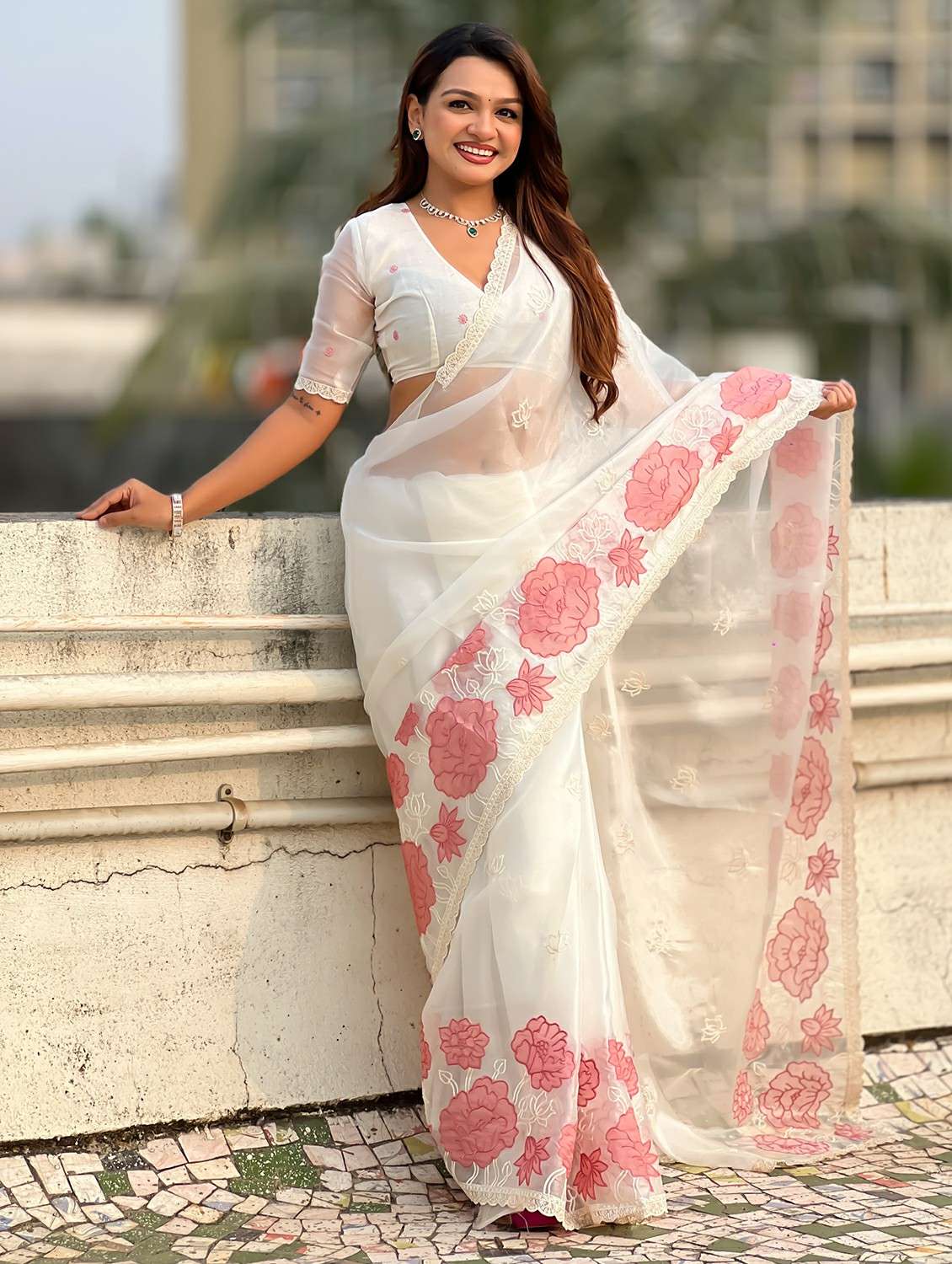 women solid with work embroidered saree with blouse - 22447864 -  Standard Image - 3
