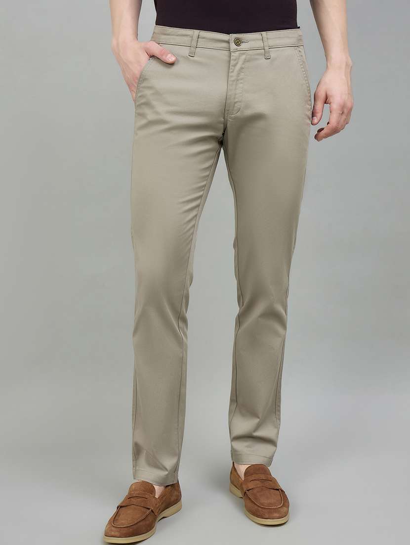 men solid mid rise chinos casual trouser