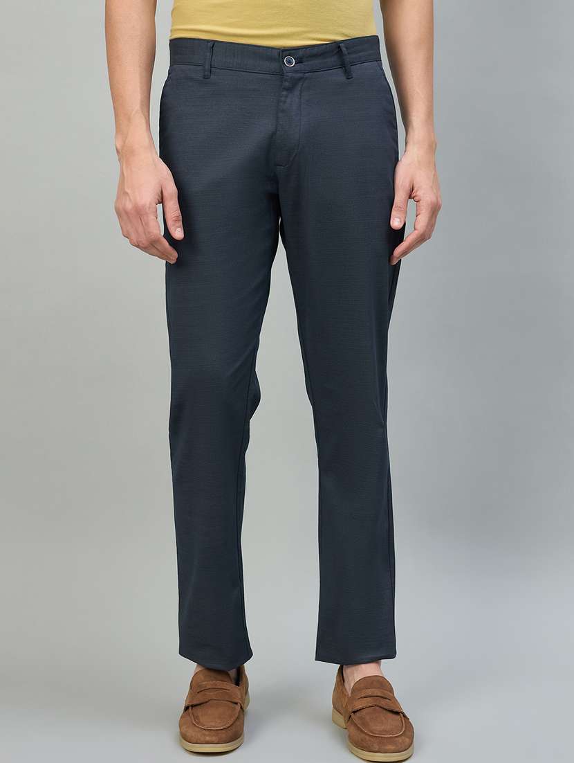 men solid mid rise chinos casual trouser