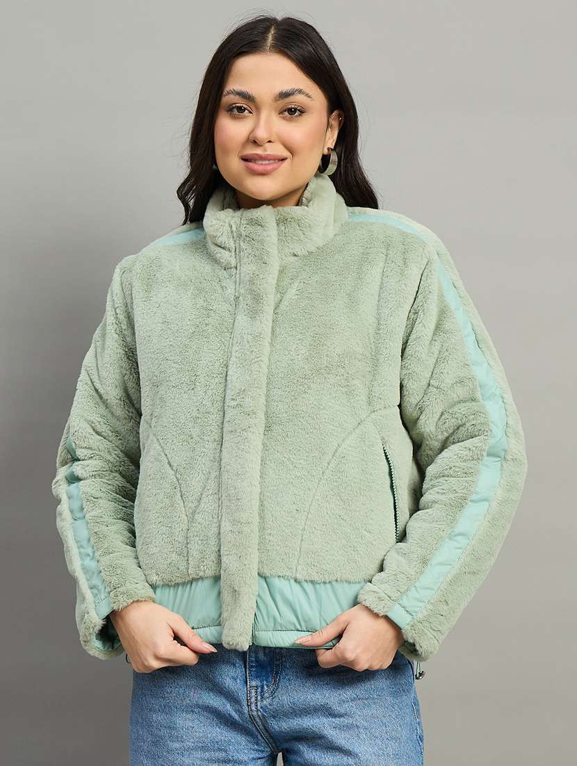 women solid long sleeve reversible quilted jacket
