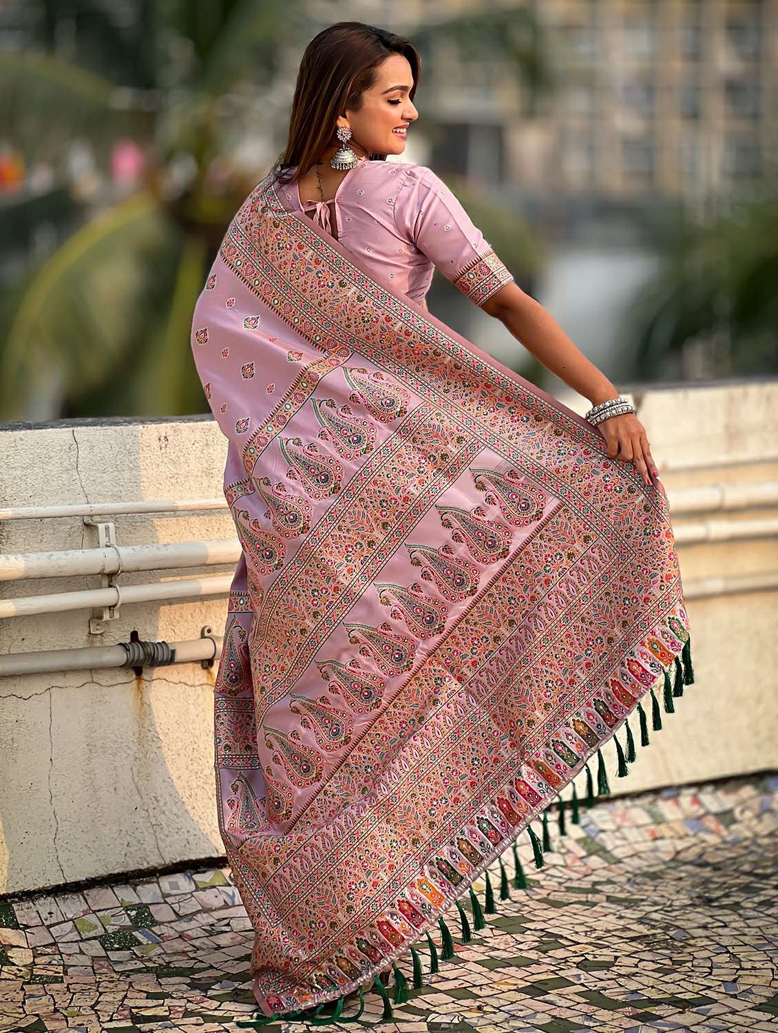 women self design banarasi saree with blouse - 22448424 -  Standard Image - 3