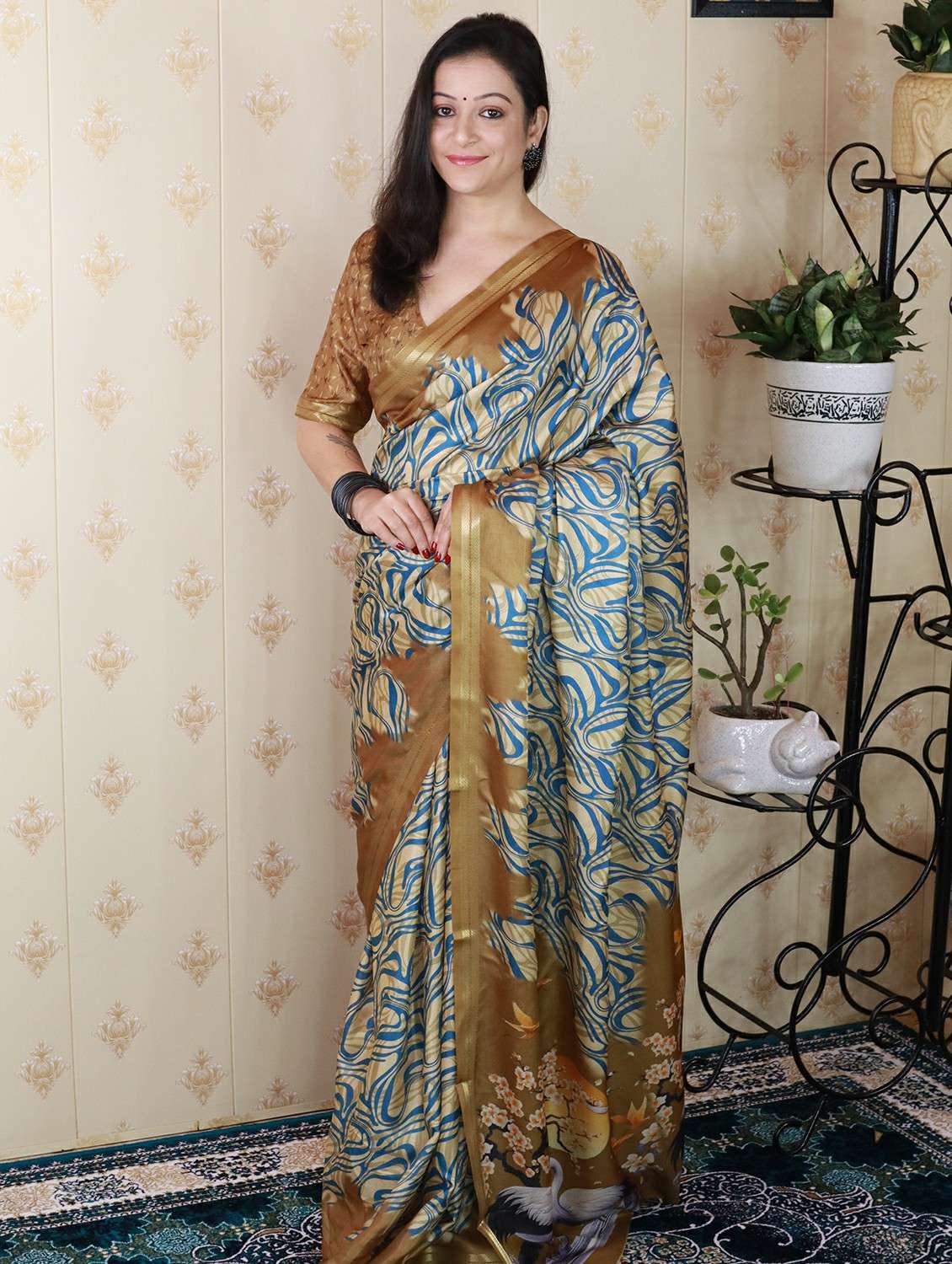 women printed casual wear saree with blouse