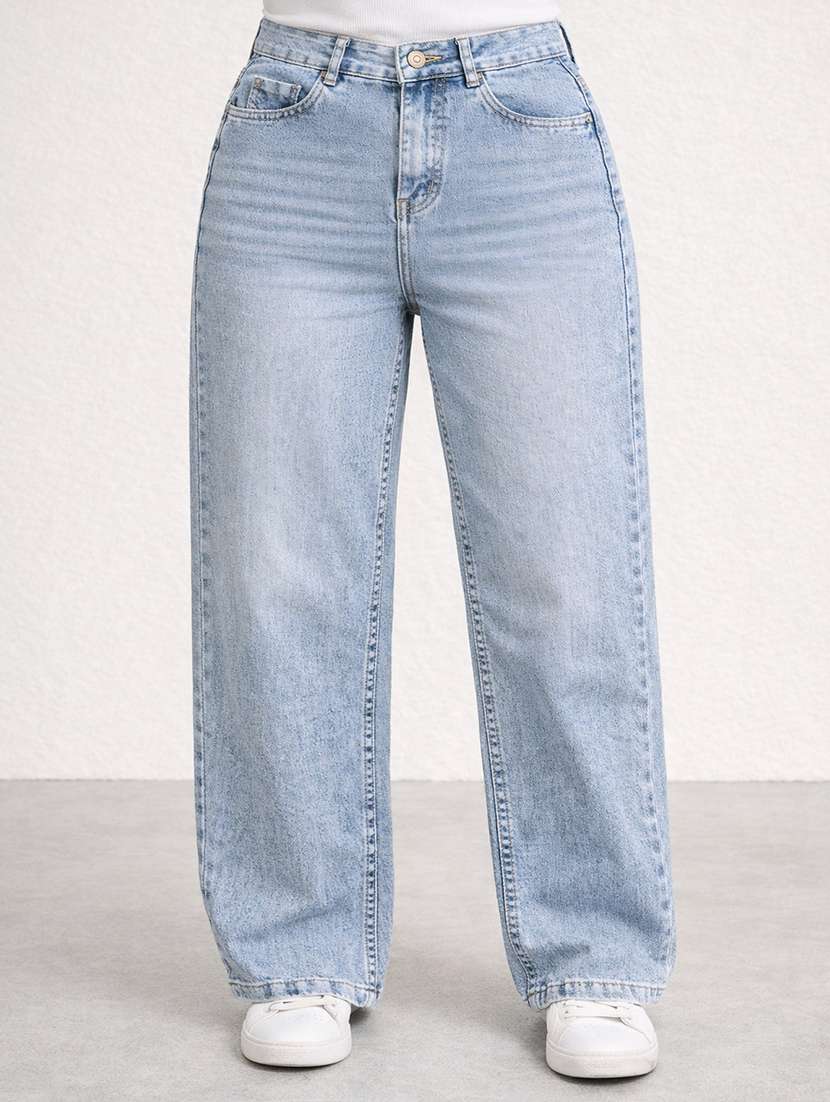 women  light blue denim jean