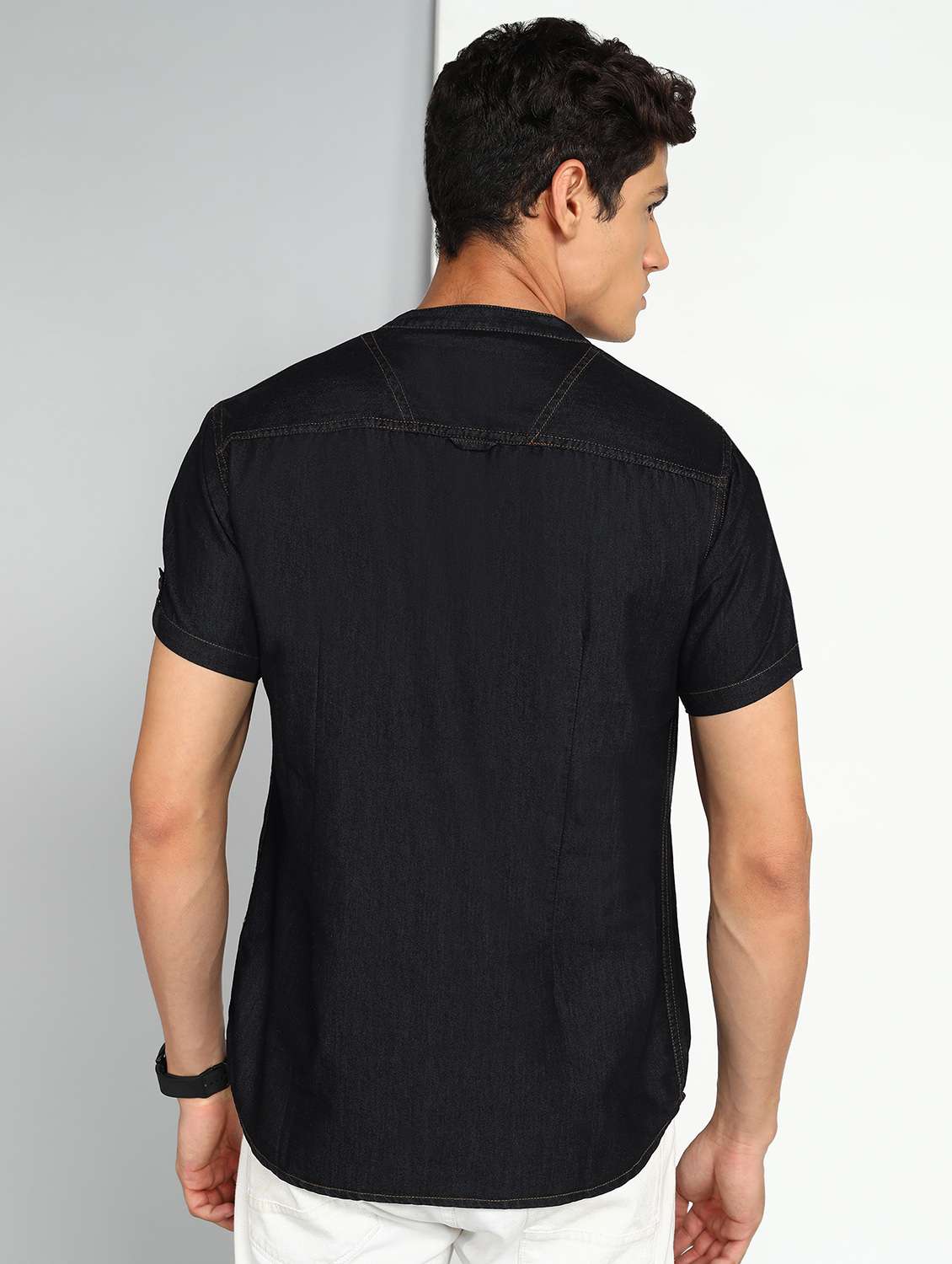 Men Solid Mandarin Neck Short Kurta - 22448808 -  Standard Image - 3
