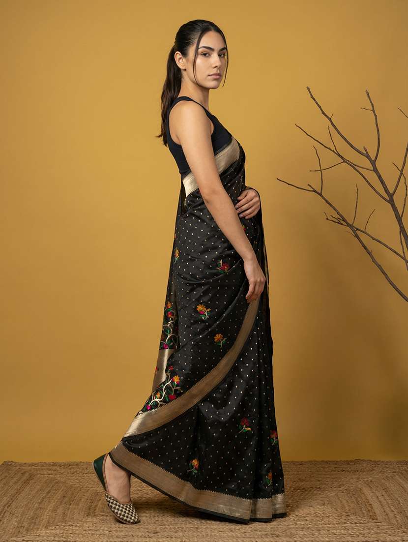 women self design jamdani saree with blouse - 22448849 -  Standard Image - 3