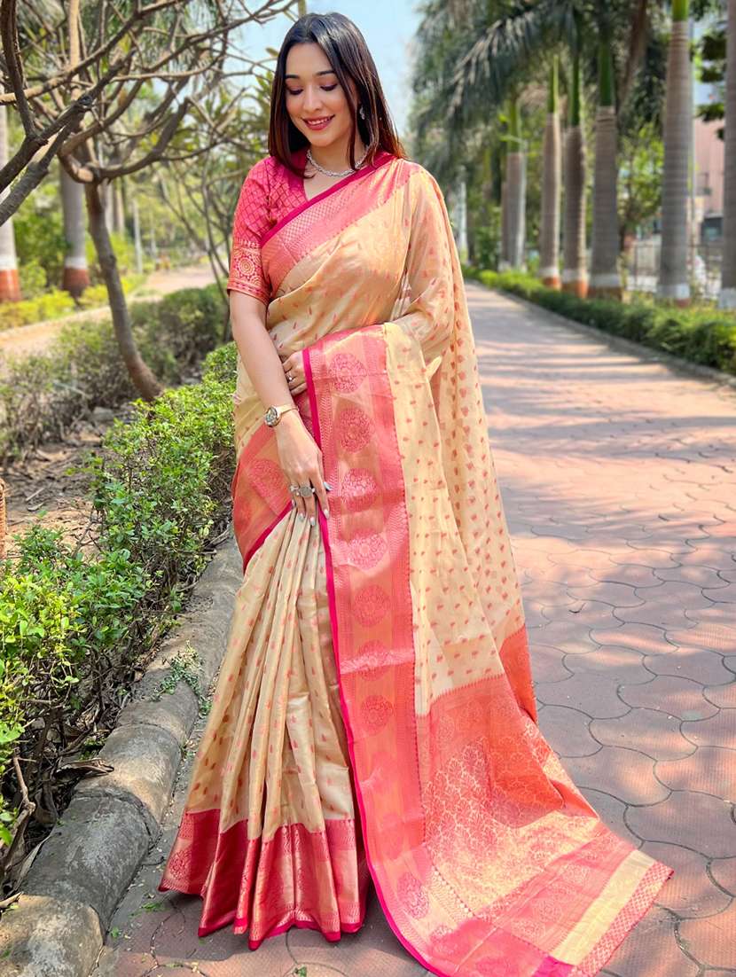 women self design kanjivaram saree with blouse