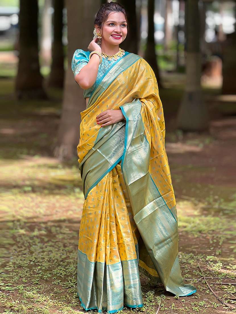 women self design kanjivaram saree with blouse