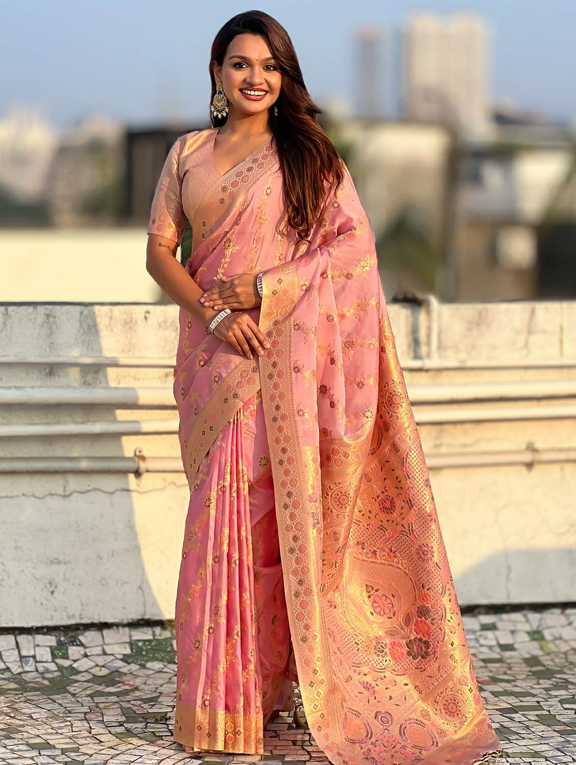women self design banarasi saree with blouse