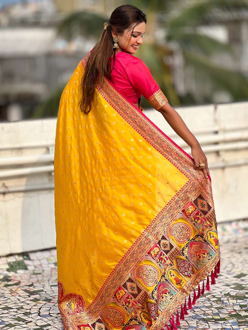 women self design bordered saree with blouse - 22448894 -  Standard Image - 3