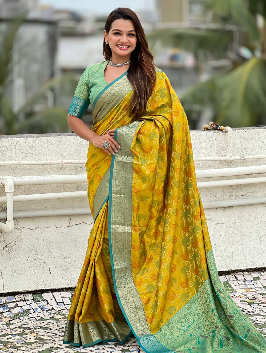women bandhani patola saree with blouse
