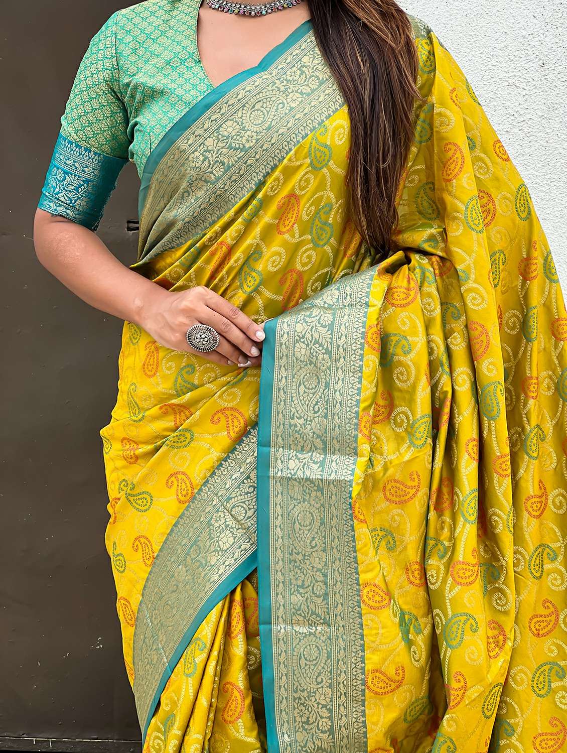 women bandhani patola saree with blouse - 22448912 -  Standard Image - 5