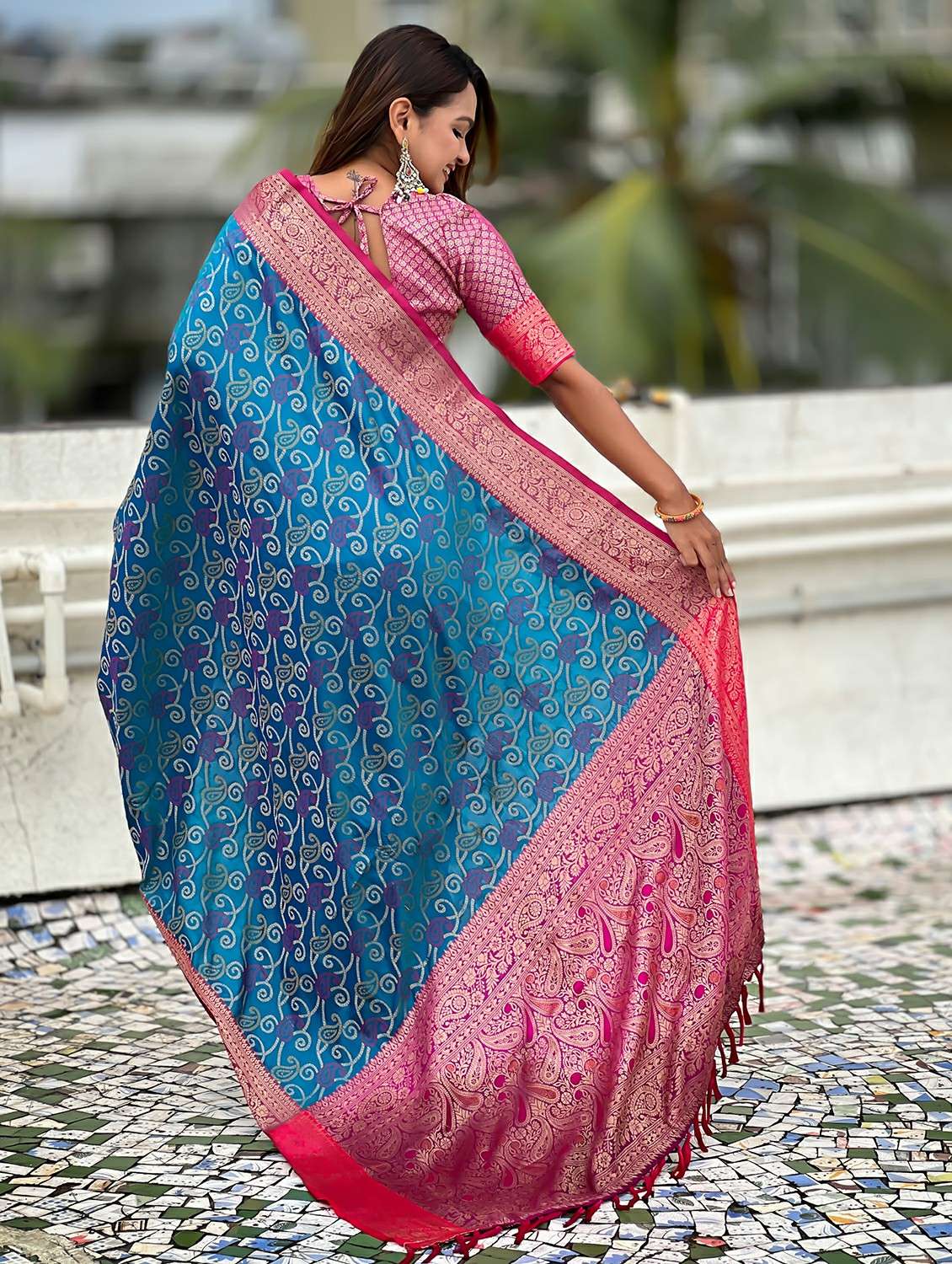 women bandhani patola saree with blouse - 22448915 -  Standard Image - 3