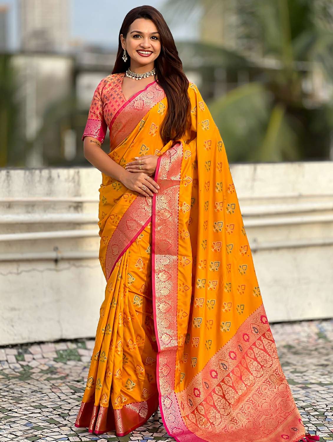 women self design patola saree with blouse