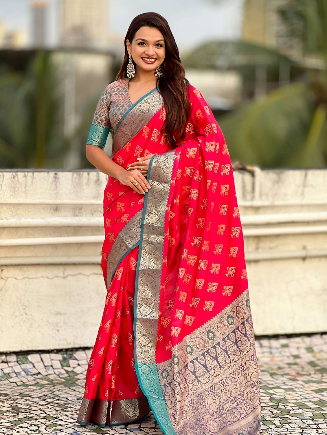 women self design patola saree with blouse