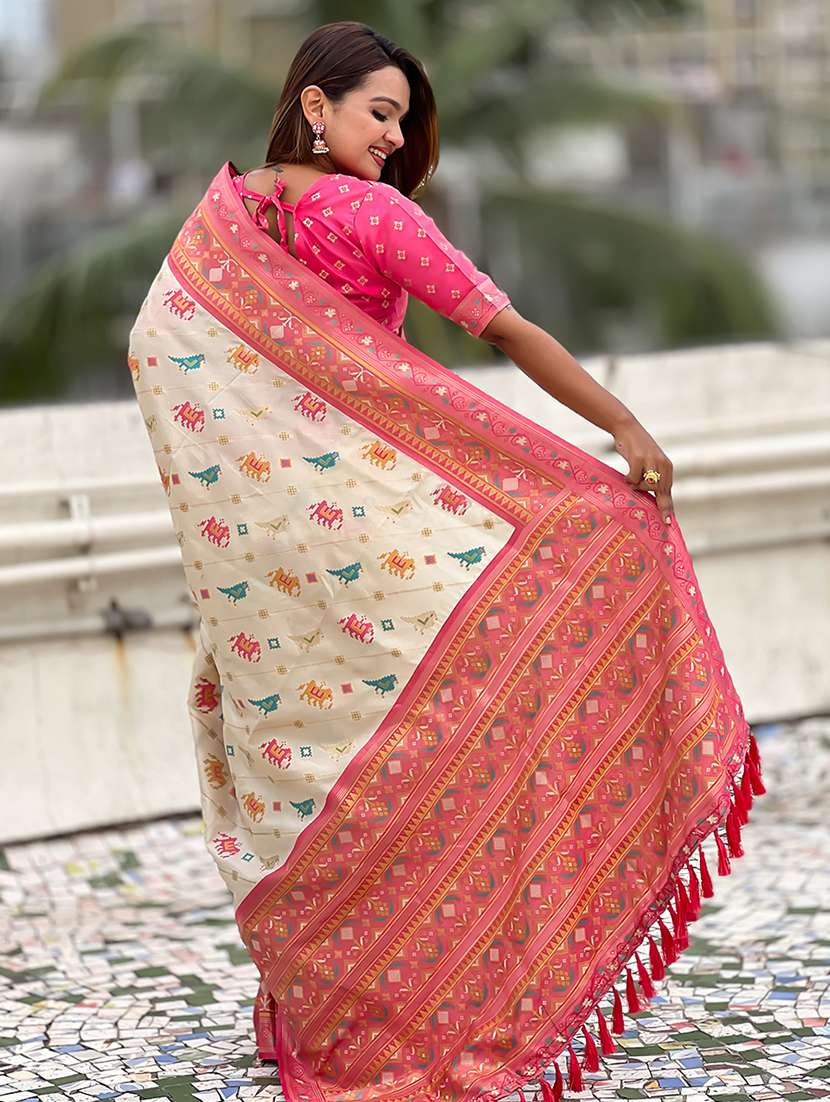 women self design patola saree with blouse - 22448930 -  Standard Image - 3