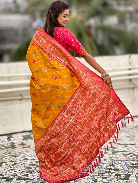 women self design patola saree with blouse - 22448933 -  Standard Image - 3