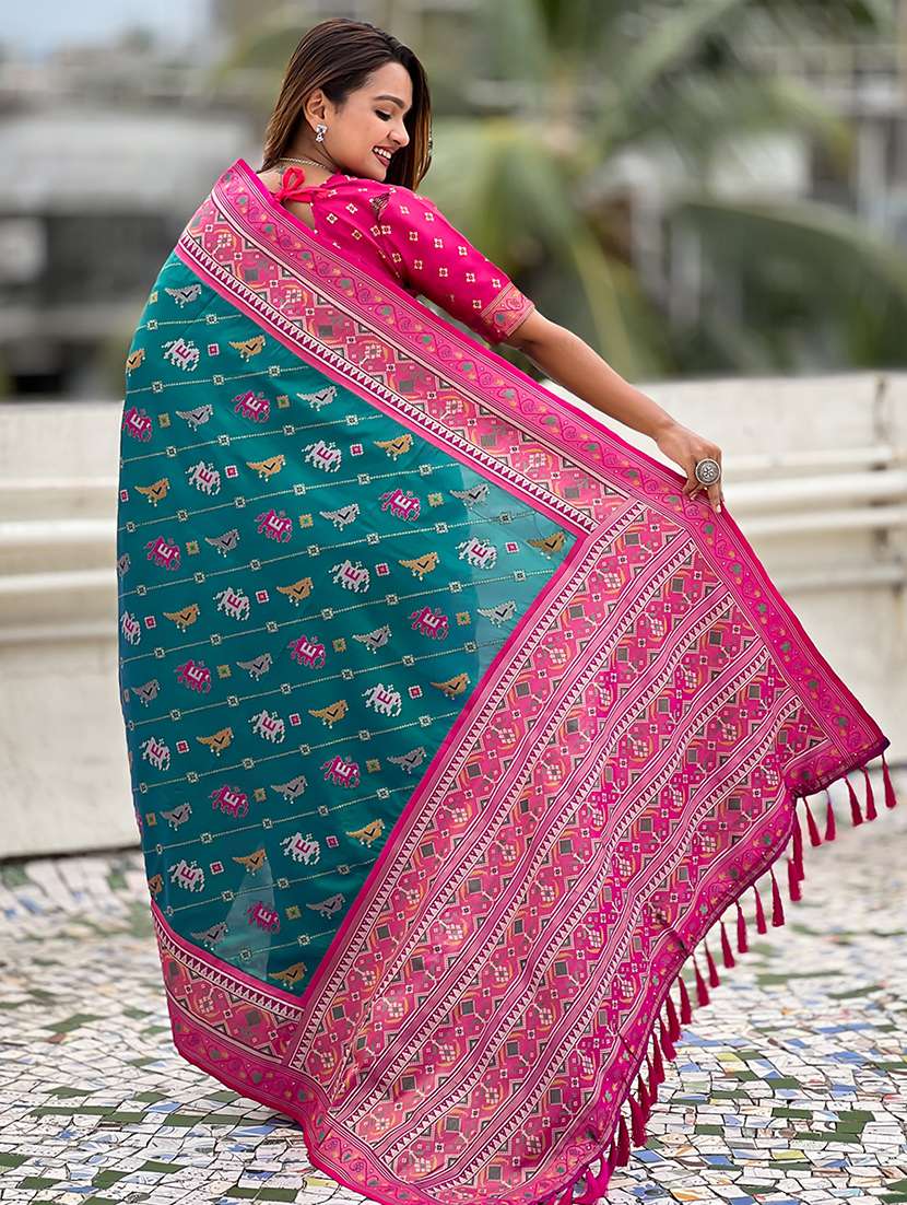 women self design patola saree with blouse - 22448934 -  Standard Image - 3
