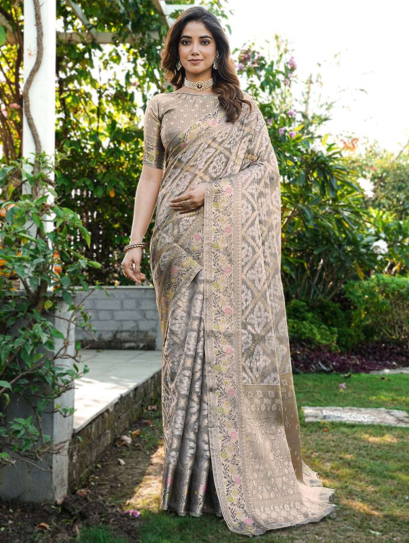 women self design banarasi saree with blouse