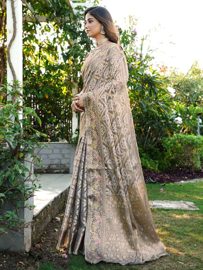 women self design banarasi saree with blouse - 22448938 -  Standard Image - 3