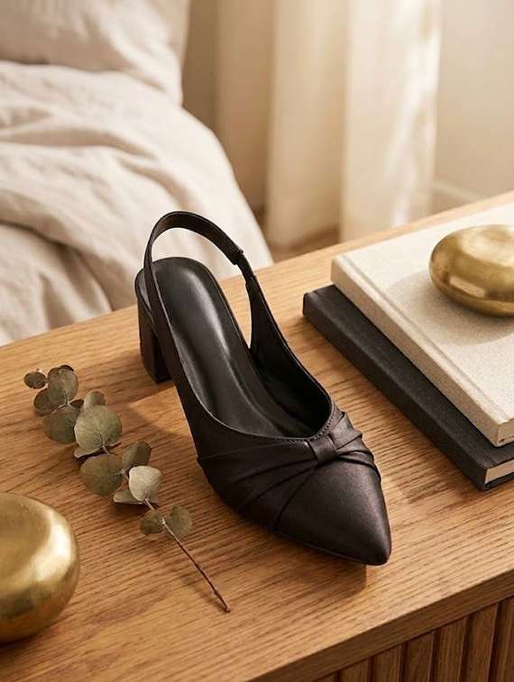 women solid back strap sandal