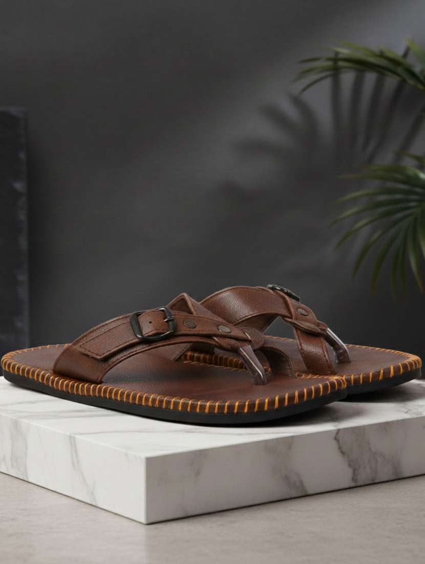 men brown toe seperator sandal