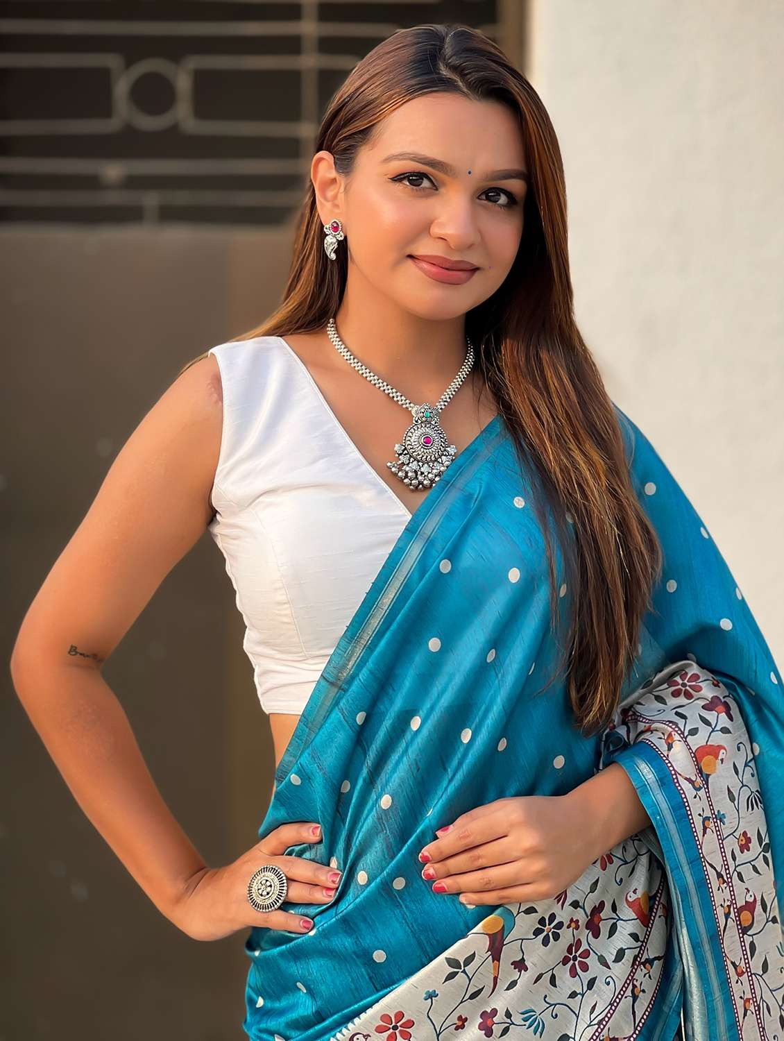 women printed casual wear saree with blouse - 22449700 -  Standard Image - 3