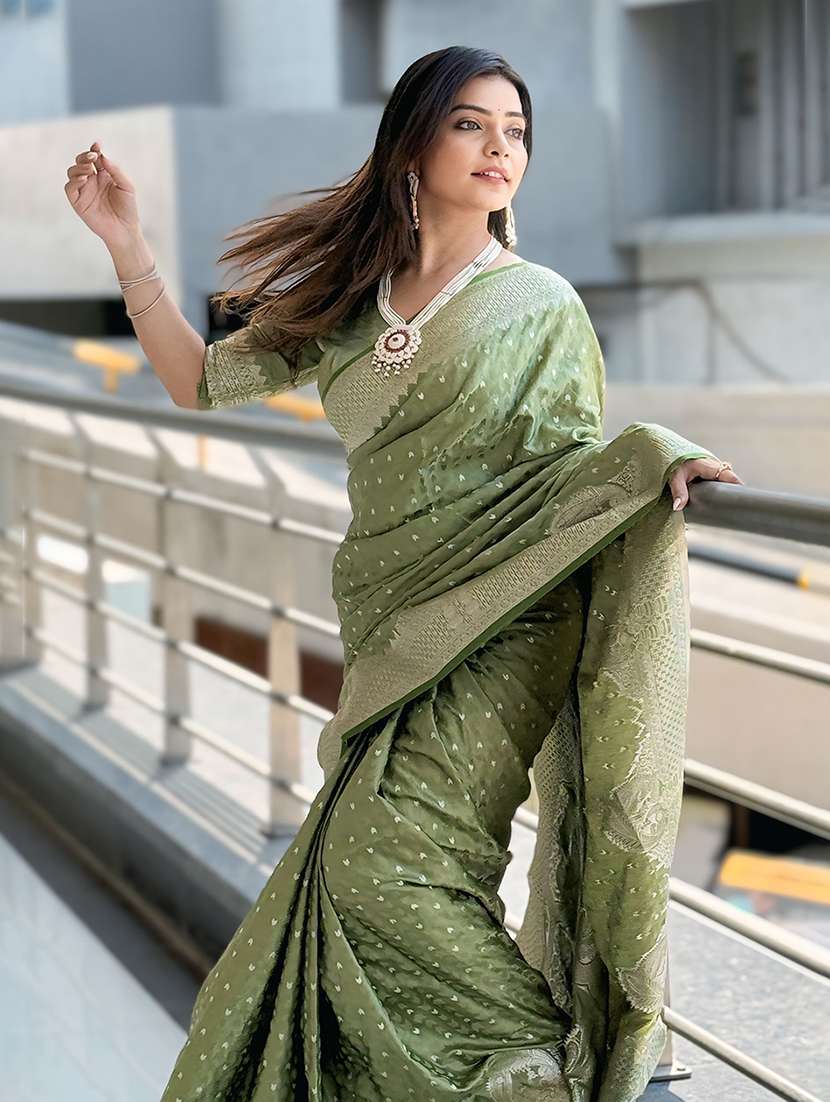 women self design banarasi saree with blouse - 22449823 -  Standard Image - 3