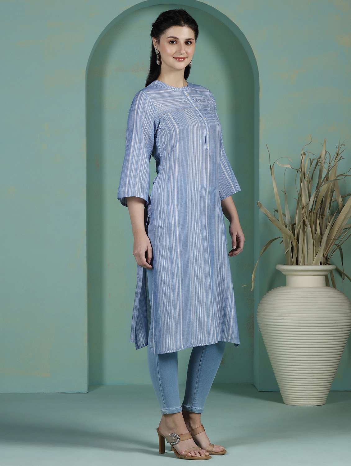  women blue cotton straight kurta - 22449903 -  Standard Image - 3