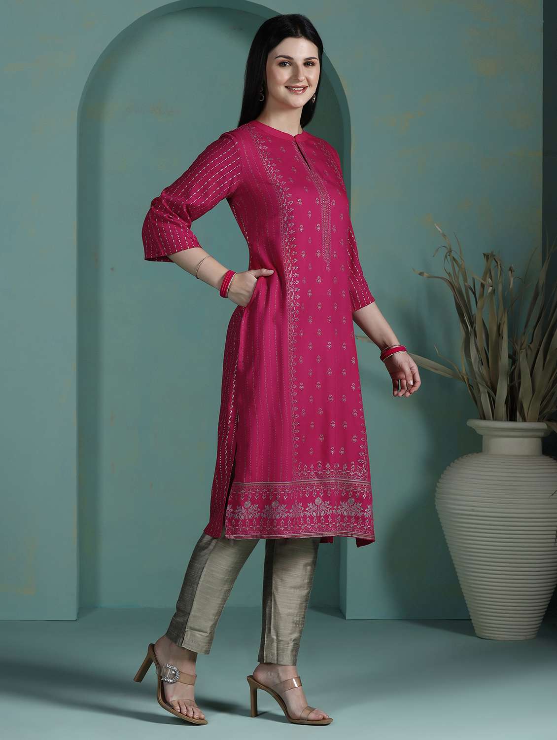  women fuchsia rayon straight kurta - 22449906 -  Standard Image - 5